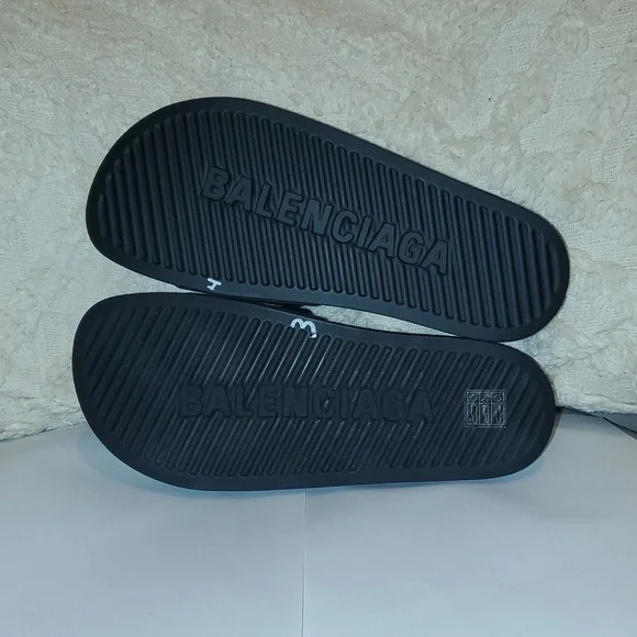 BALENCIAGA Cities New York Logo Slides - Picture 9 of 14